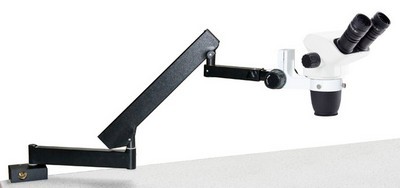 Euromex Zoom-Stereomikroskop NexiusZoom 6,7-45x mit Artikulierten Armstativ mit Tischklemme.